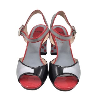 펜디 페이던트 도트 패턴 구두