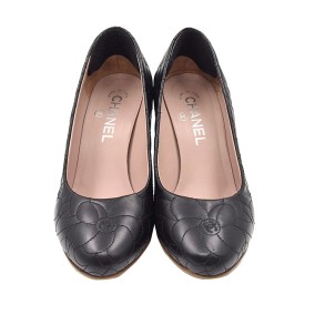 샤넬 까멜리아 퀼팅 펌프스 구두